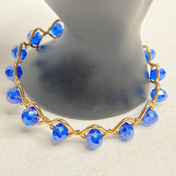 Bangle Bracelet Gold Tone Wire Encasing True Blue Faceted Rhinrstones - Picture 2 of 8